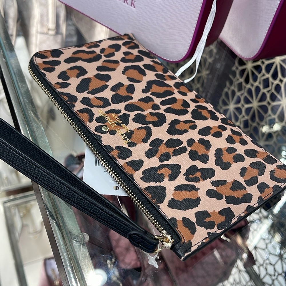 Kate Spade Lucy Leopard Medium L Zip Wristlet
Brown Multi Leopard 
NWT - Picture 3 of 16